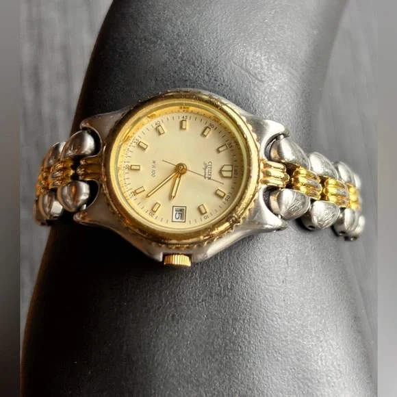 Citizen | Accessories | Vintage Citizen Twotone Water  display picture 3